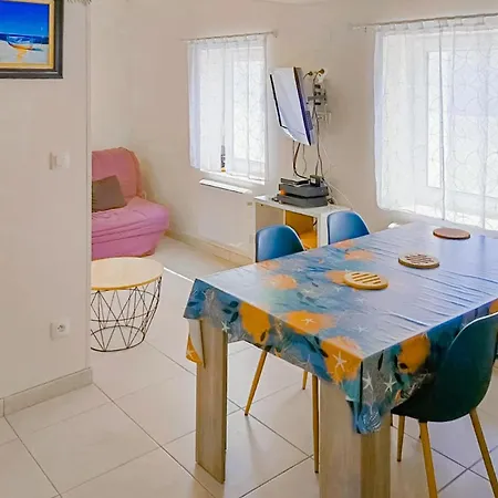 Lovely In St Urbain With Kitchen