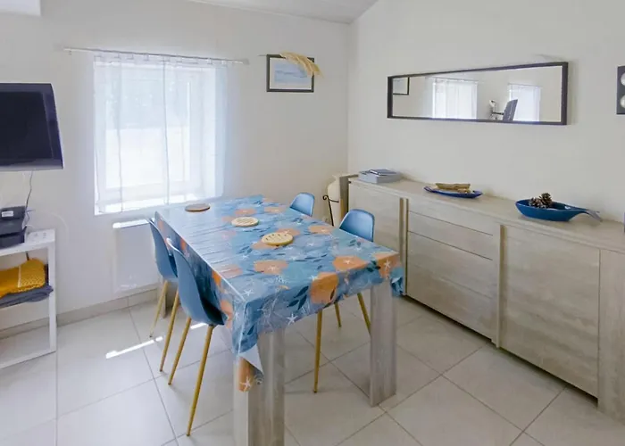 Lovely In St Urbain With Kitchen Saint-Urbain (Vendee)