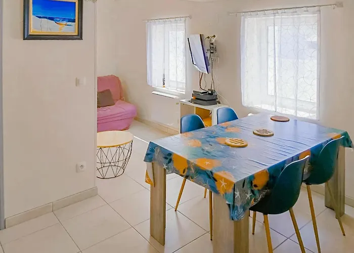 Lovely In St Urbain With Kitchen